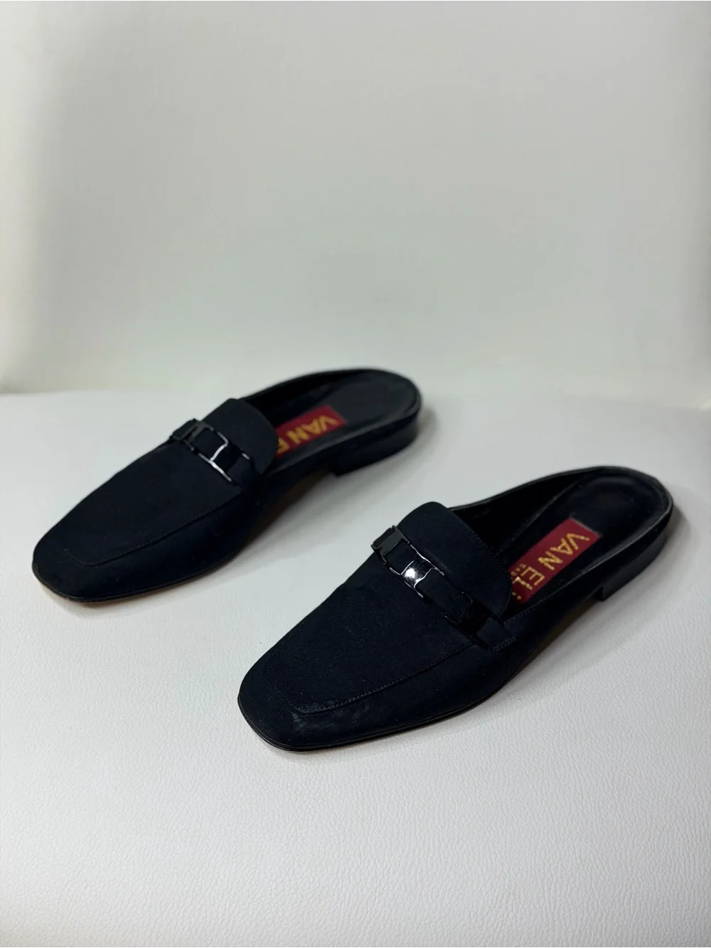 Vaneli sleek black